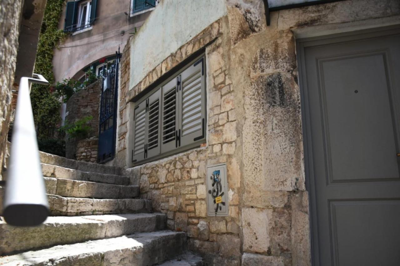 Modern Stairs Apartment Rovinj Exterior photo
